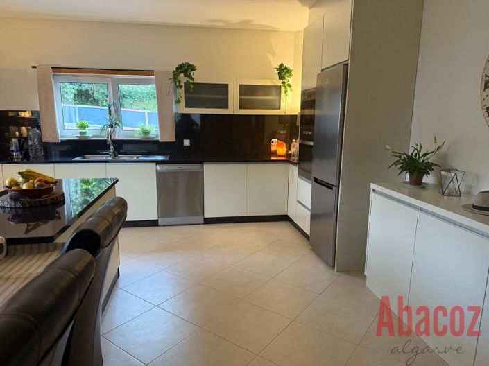 Image No.9-3 Bed Villa for sale