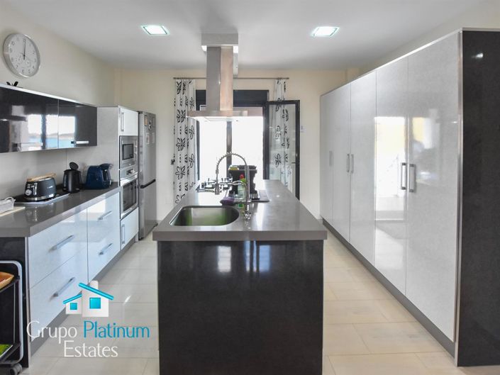 Image No.12-3 Bed Villa for sale