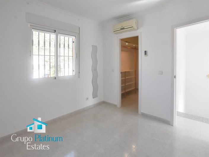 Image No.14-3 Bed Villa for sale