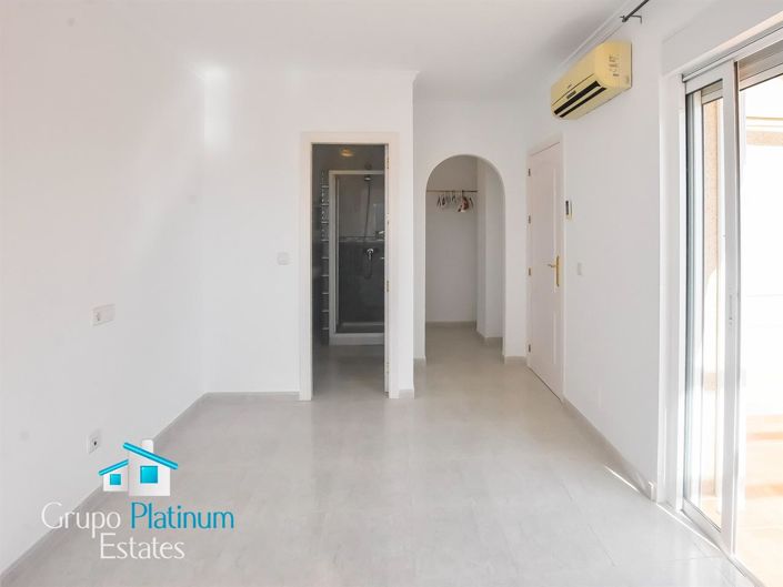 Image No.15-3 Bed Villa for sale