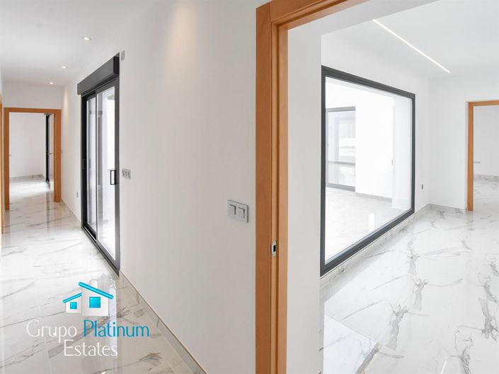 Image No.11-3 Bed Villa for sale