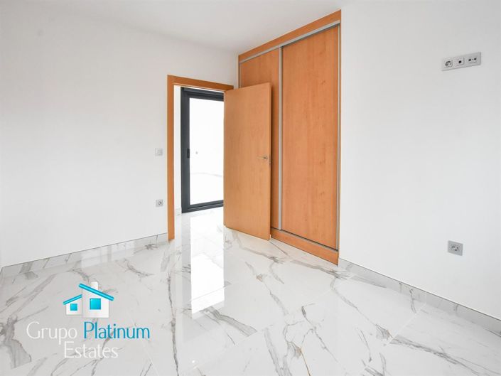 Image No.15-3 Bed Villa for sale