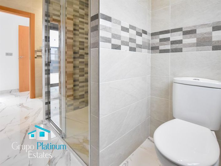 Image No.16-3 Bed Villa for sale