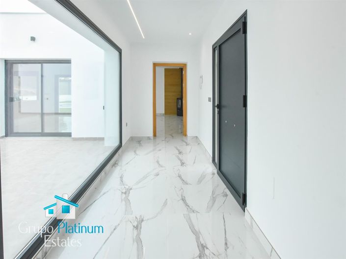 Image No.6-3 Bed Villa for sale