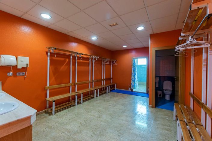 Image No.12-3 Bed Property for sale