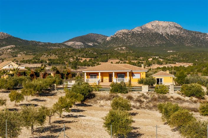 Image No.1-4 Bed Villa for sale