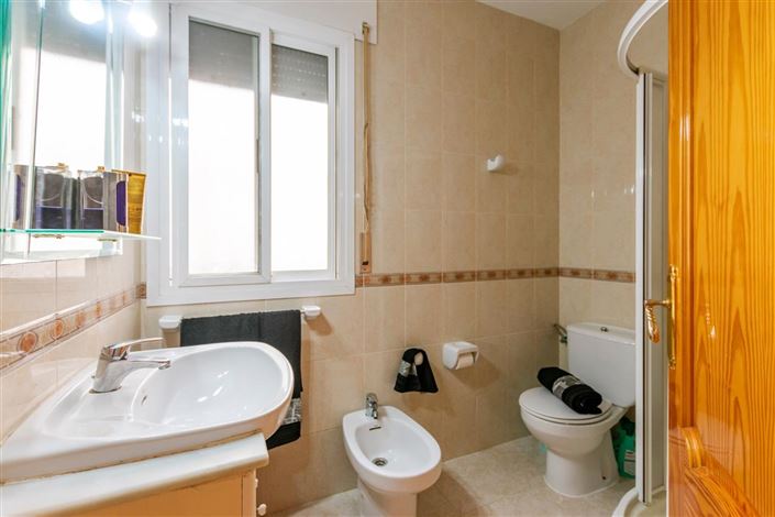 Image No.11-6 Bed Property for sale