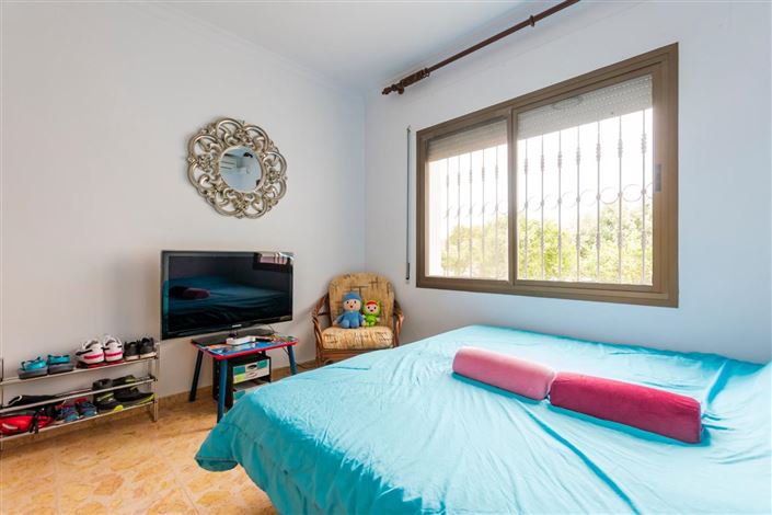 Image No.16-6 Bed Property for sale