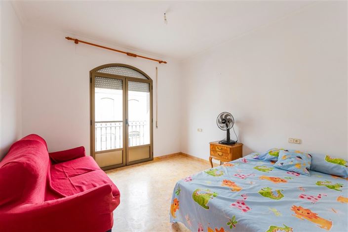 Image No.23-6 Bed Property for sale