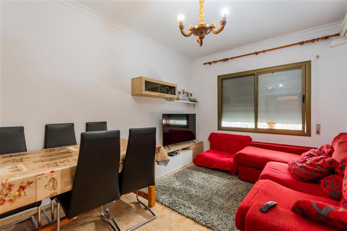 Image No.5-6 Bed Property for sale