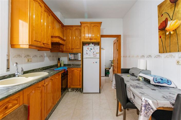 Image No.8-6 Bed Property for sale