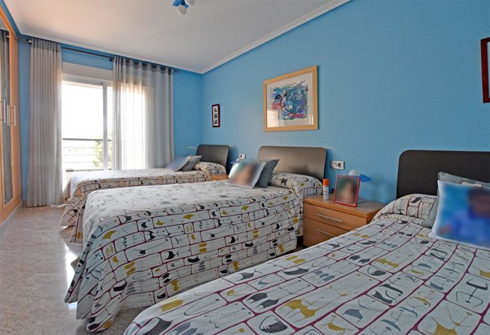 Image No.11-7 Bed Property for sale