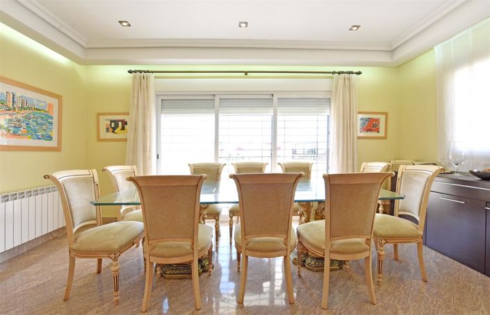 Image No.20-7 Bed Property for sale