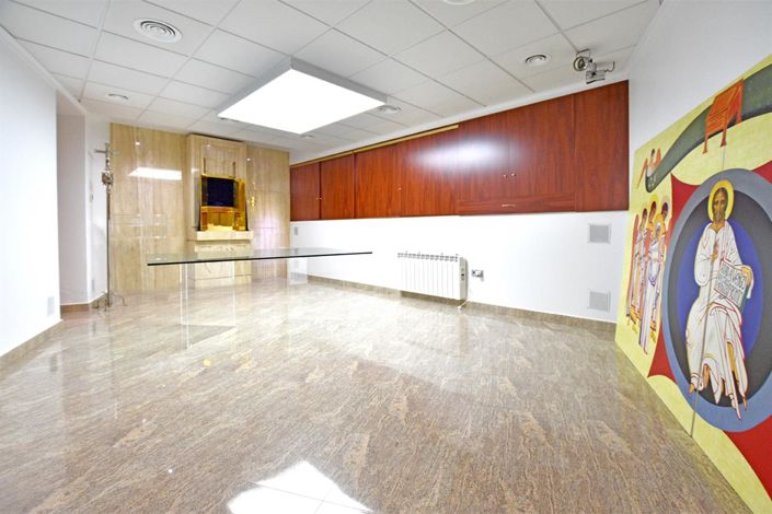 Image No.27-7 Bed Property for sale