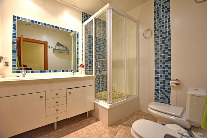 Image No.29-7 Bed Property for sale