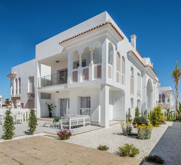 Image No.15-3 Bed Property for sale