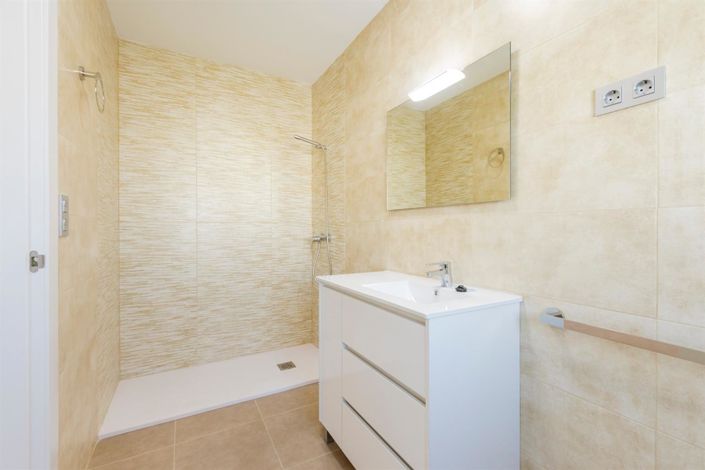 Image No.13-3 Bed Villa for sale