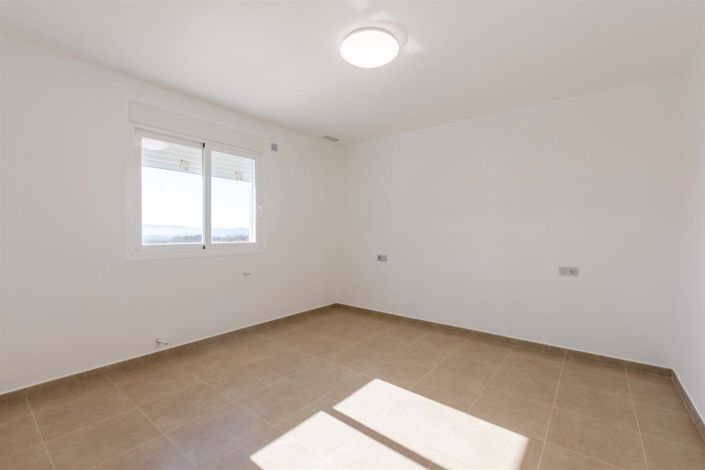 Image No.15-3 Bed Villa for sale