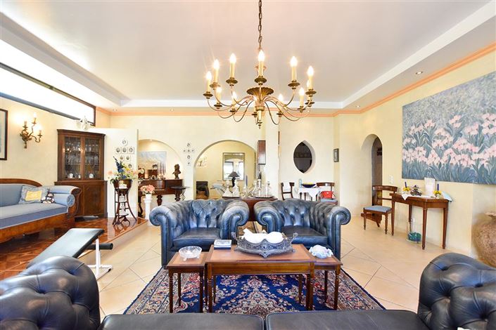 Image No.10-5 Bed Villa for sale