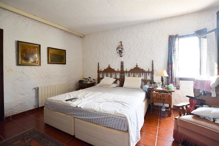 Image No.32-5 Bed Villa for sale