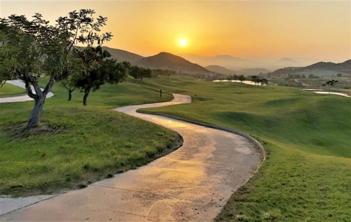 Image No.12-2 Bed Property for sale