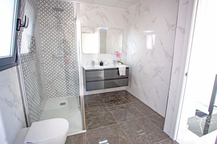 Image No.20-3 Bed Villa for sale