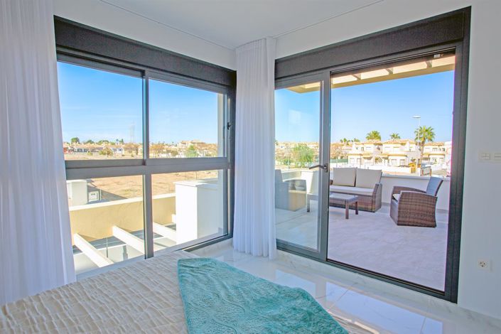 Image No.23-3 Bed Villa for sale