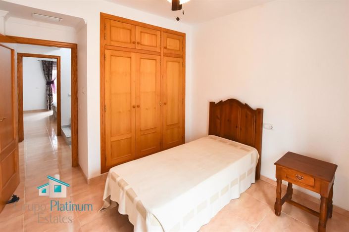 Image No.15-3 Bed Villa for sale