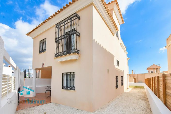 Image No.2-3 Bed Villa for sale