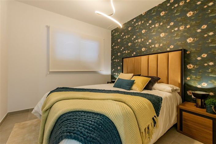 Image No.12-3 Bed Property for sale