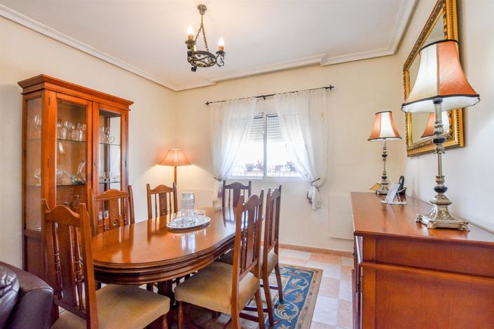 Image No.12-2 Bed Property for sale