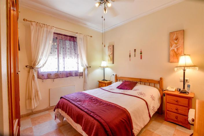 Image No.16-2 Bed Property for sale