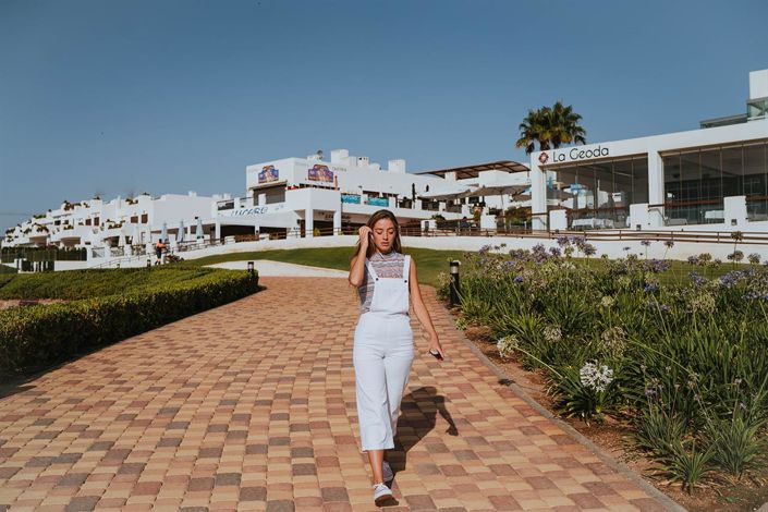 Image No.10-2 Bed Property for sale