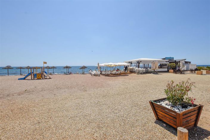 Image No.17-2 Bed Property for sale