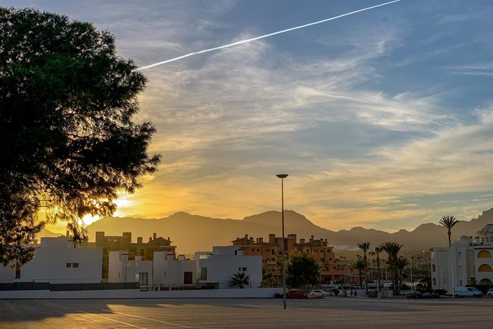 Image No.28-3 Bed Property for sale