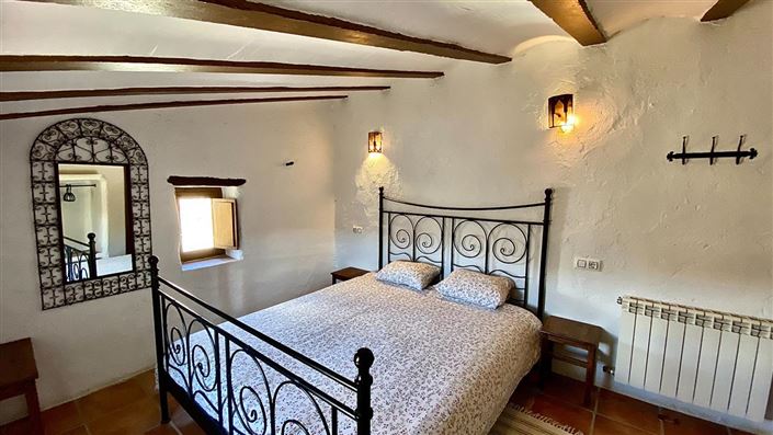 Image No.18-8 Bed Villa for sale