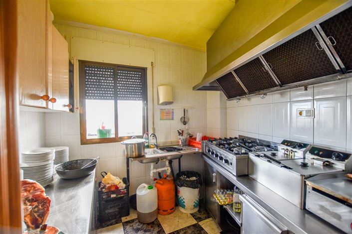 Image No.10-3 Bed Property for sale