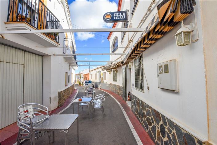 Image No.4-3 Bed Property for sale