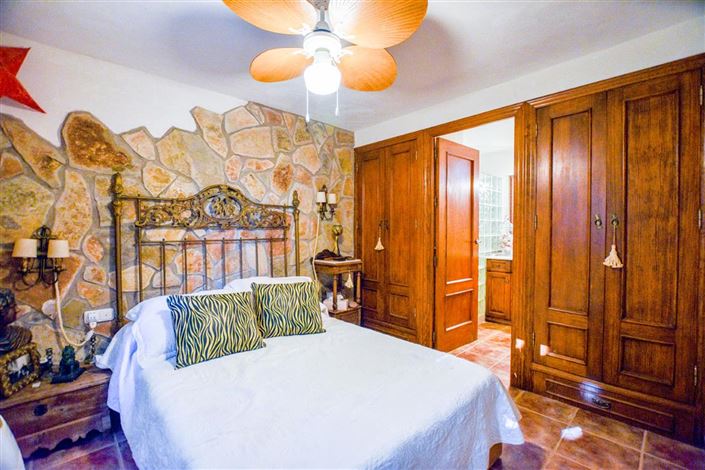 Image No.26-6 Bed Villa for sale