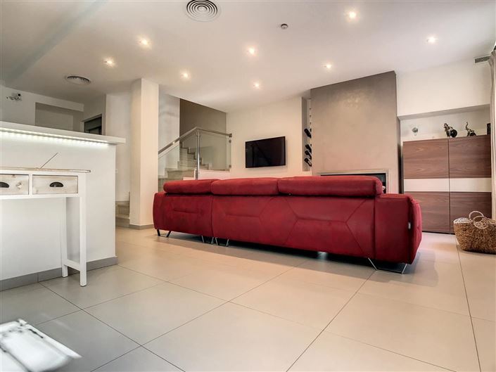 Image No.6-4 Bed Property for sale