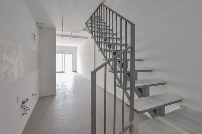 Image No.12-2 Bed Property for sale