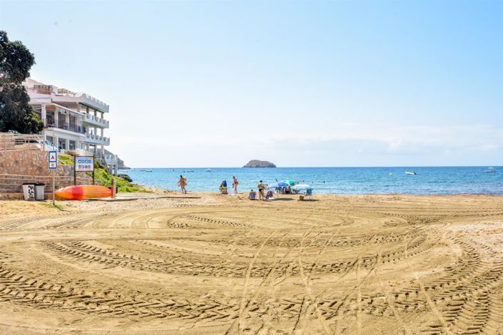 Image No.21-2 Bed Property for sale