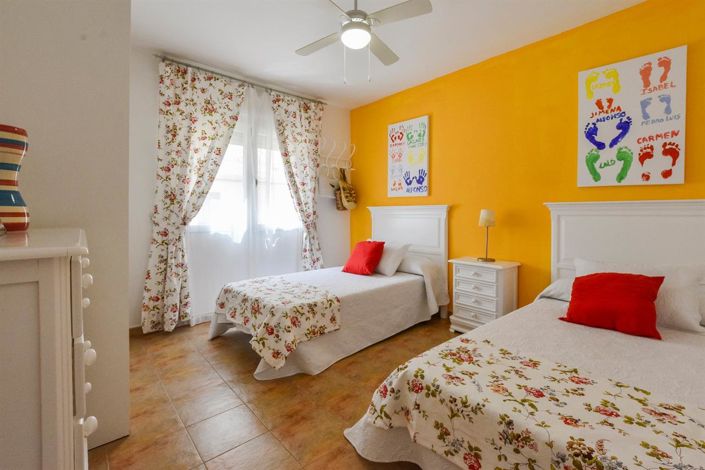 Image No.13-4 Bed Property for sale