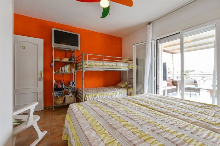 Image No.15-4 Bed Property for sale