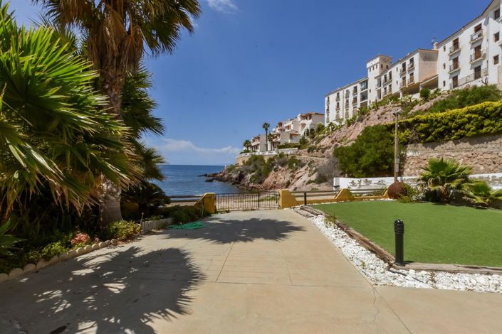 Image No.23-4 Bed Property for sale