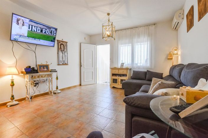 Image No.6-4 Bed Property for sale