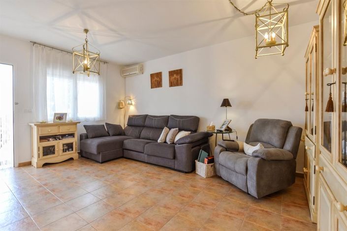 Image No.7-4 Bed Property for sale