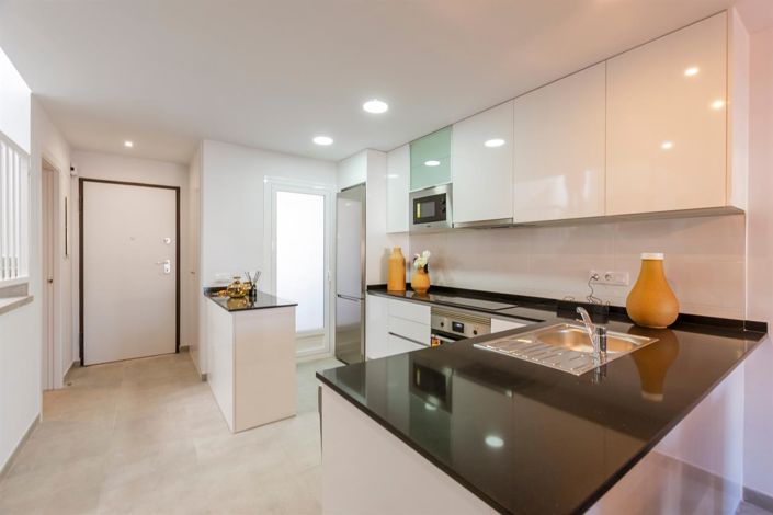 Image No.15-2 Bed Property for sale