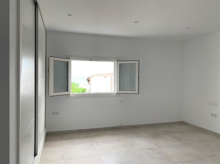 Image No.3-3 Bed Villa for sale