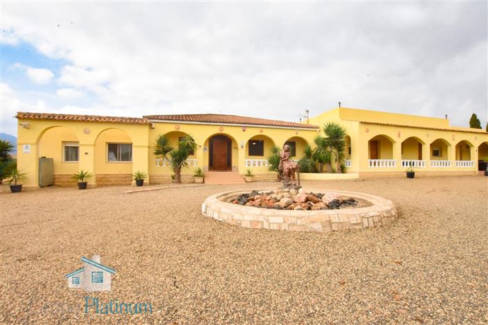 Image No.1-7 Bed Villa for sale